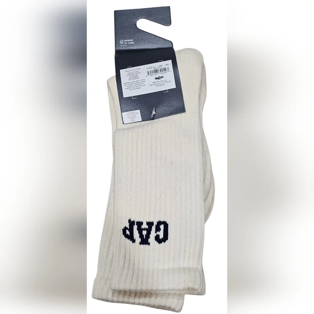 GAP Studio Women's Crew Socks 2 Pairs One Size, White Graphic, New - Picture 3 of 3